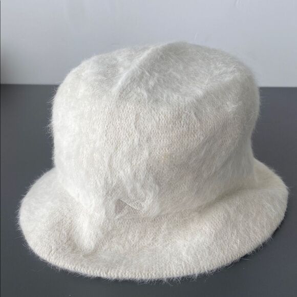 Etmar New York Fuzzy Angora blend White Bucket Hat OS Winter Casual Street